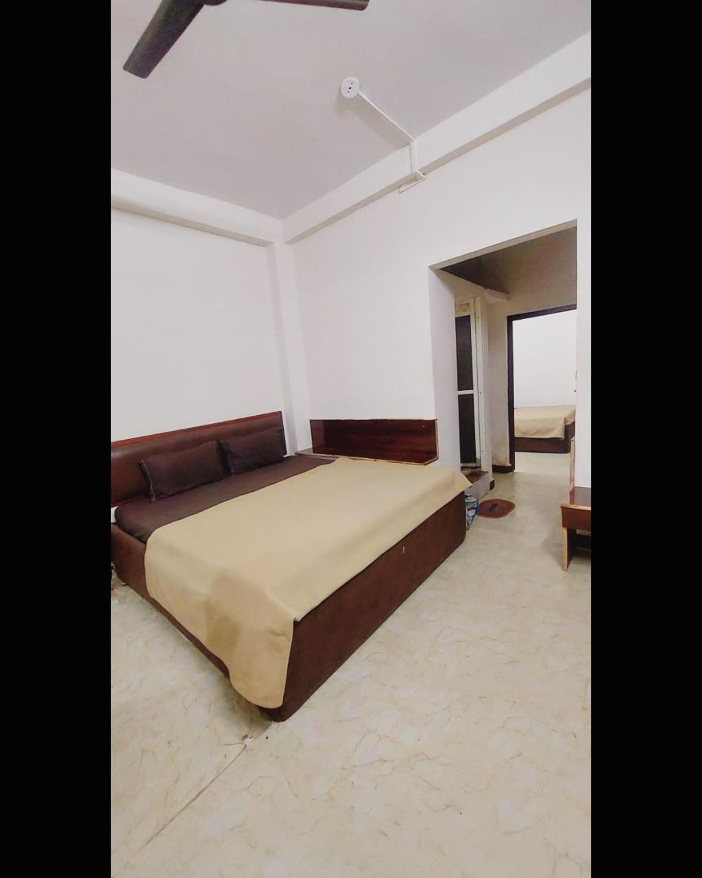 Hotel Prakash Palace 乌贾因 外观 照片